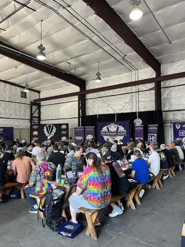 1-1 hashtek solventless extraction equipment at the smoking jacket 2023 hash rosin event