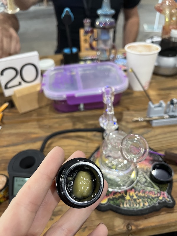 IMG-1784 hashtek solventless extraction equipment at the smoking jacket 2023 hash rosin event
