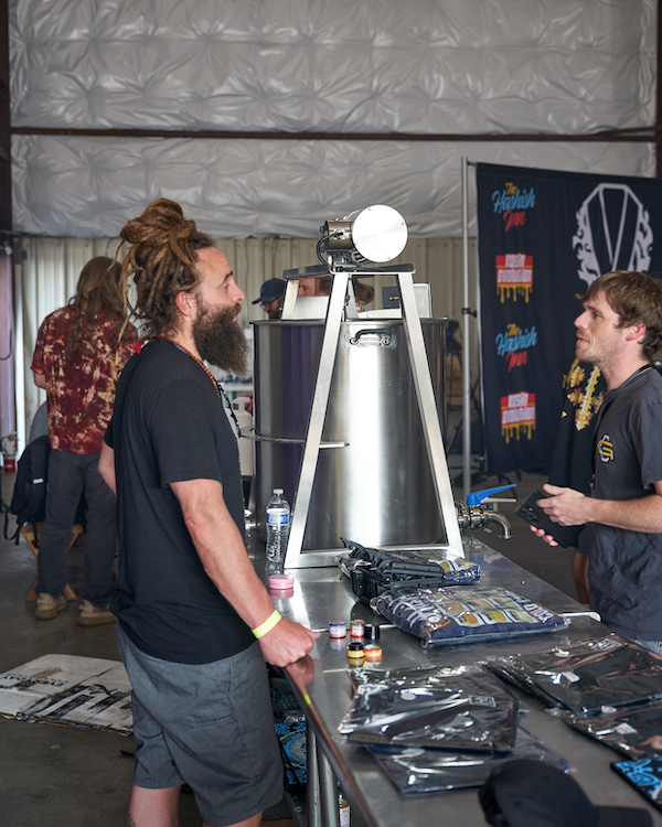 hashtek solventless extraction equipment at the smoking jacket 2023 hash rosin event