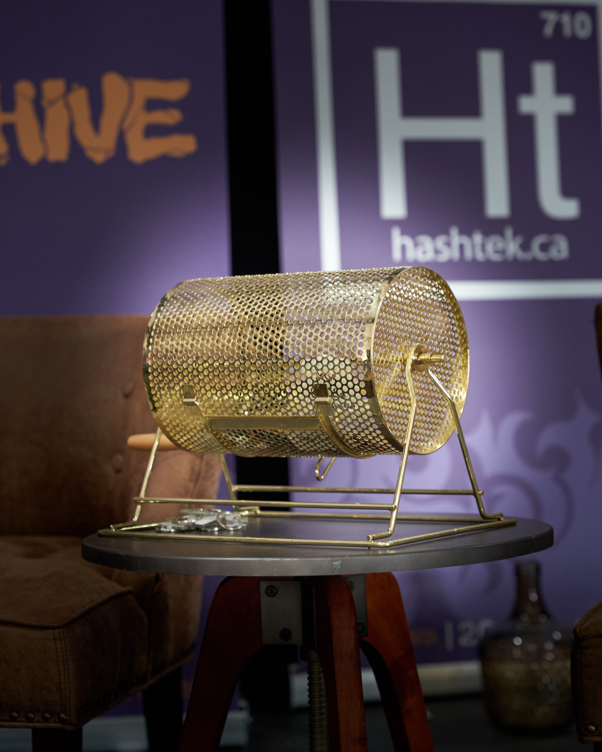 hashtek solventless extraction equipment at the smoking jacket 2023 hash rosin event